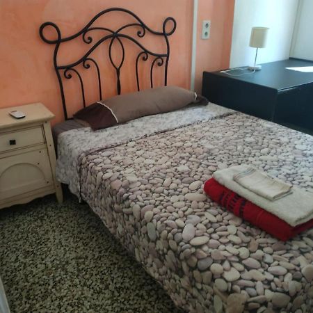 Alonso Appartamento Valenza Esterno foto